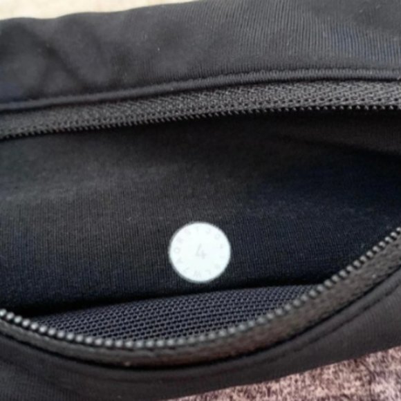 lululemon speed up shorts size 4 - Picture 3 of 4